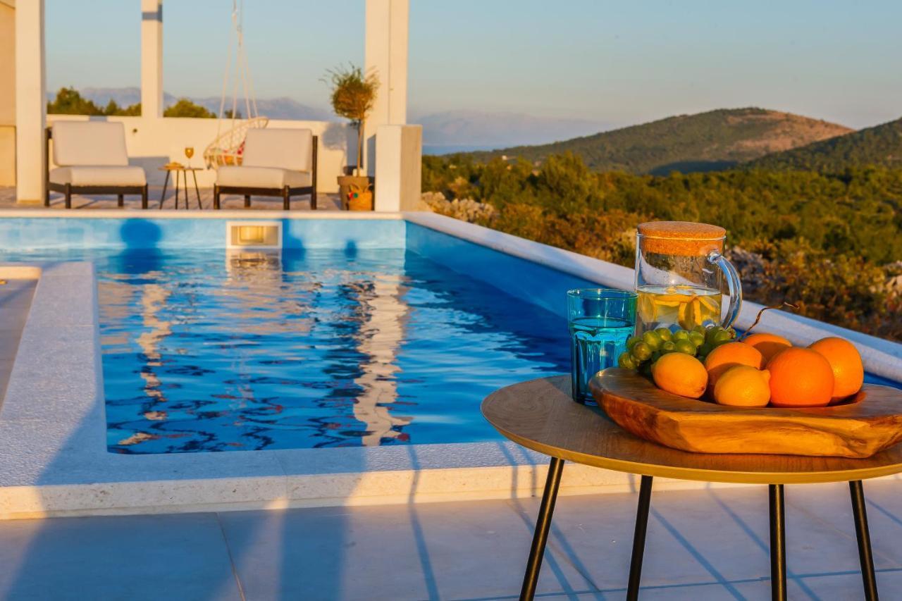 Villa Zlatno Sunce In The Hills Near Trogir Vrsine Экстерьер фото