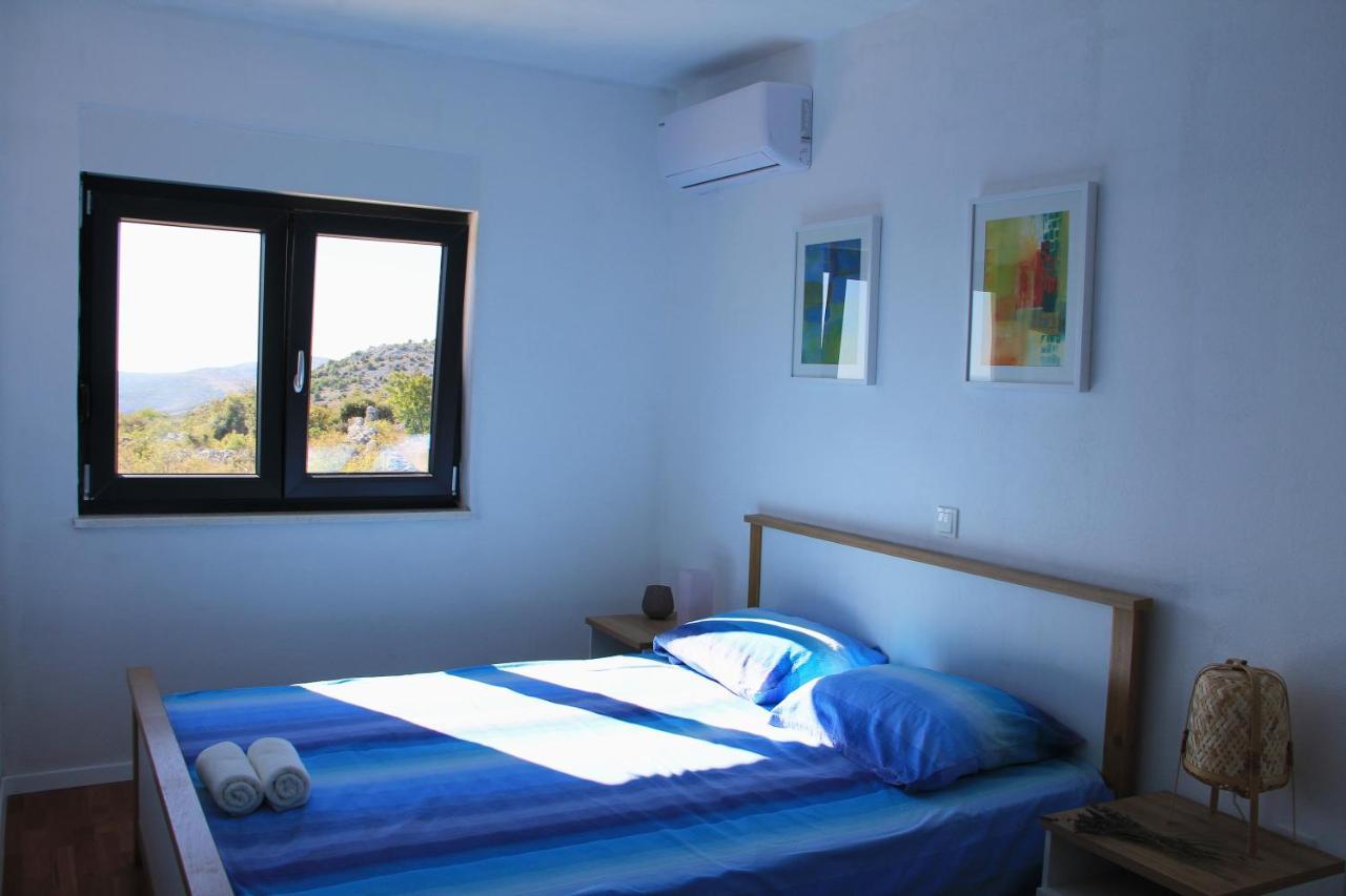 Villa Zlatno Sunce In The Hills Near Trogir Vrsine Экстерьер фото
